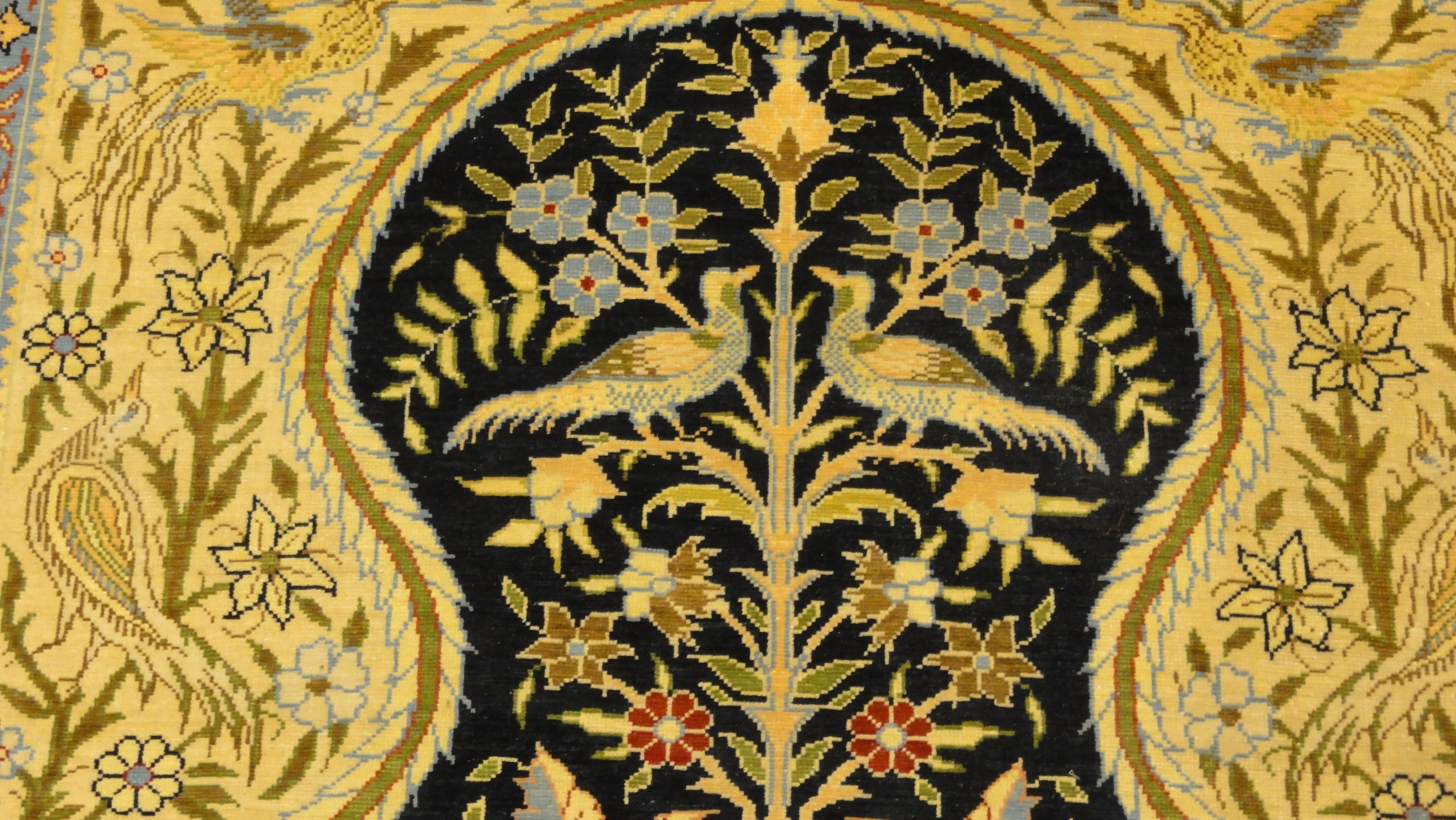 Vintage Silk Hereke 34525