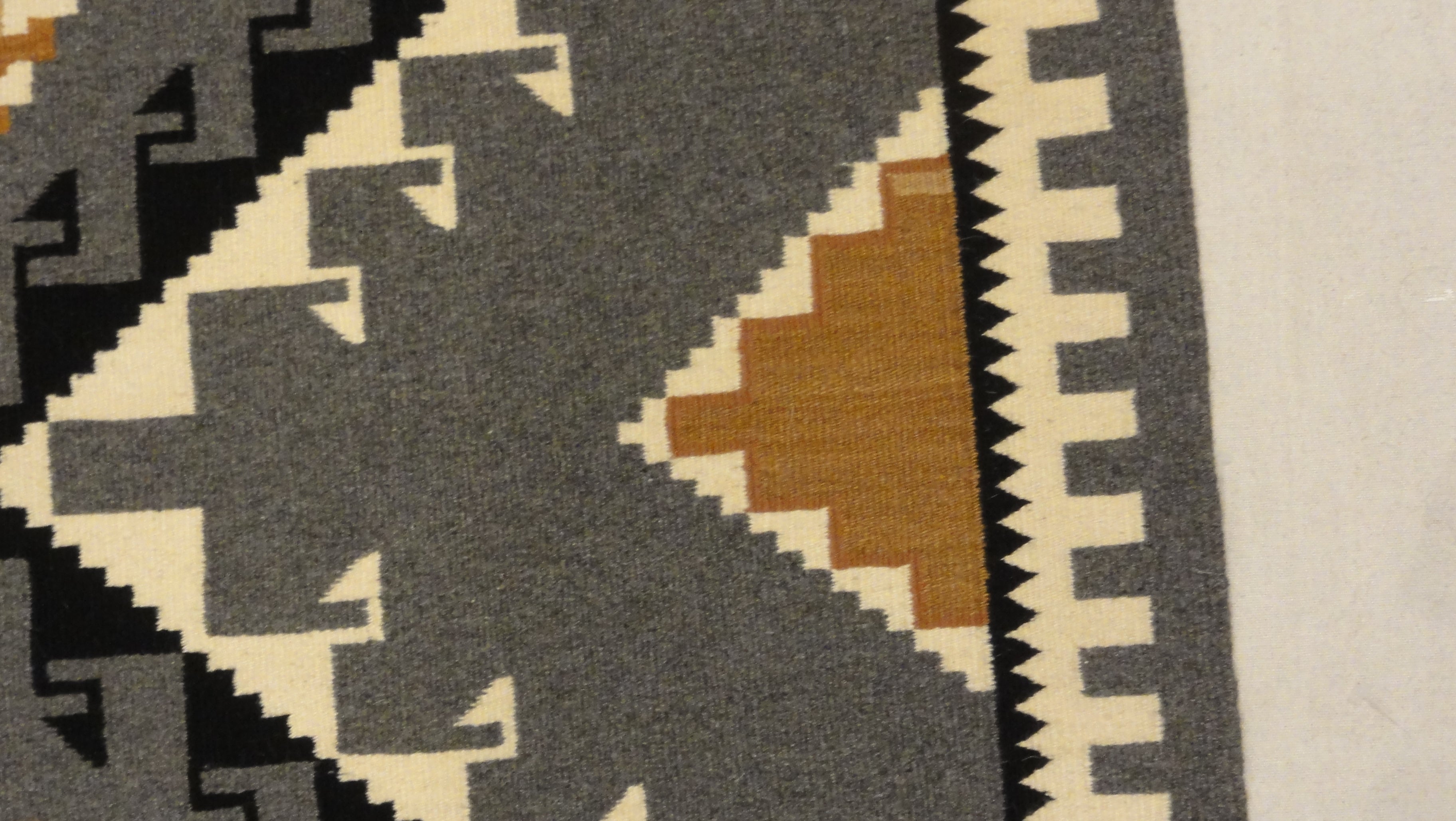 34587 Antique Navajo