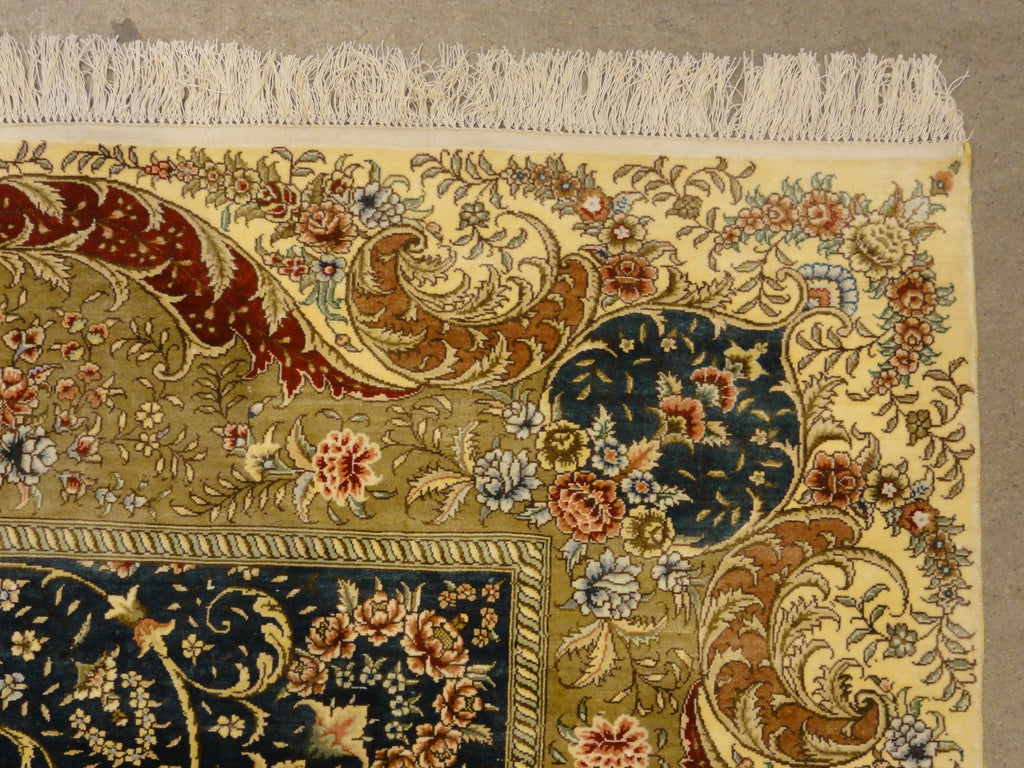 Finest Silk Qum 33194