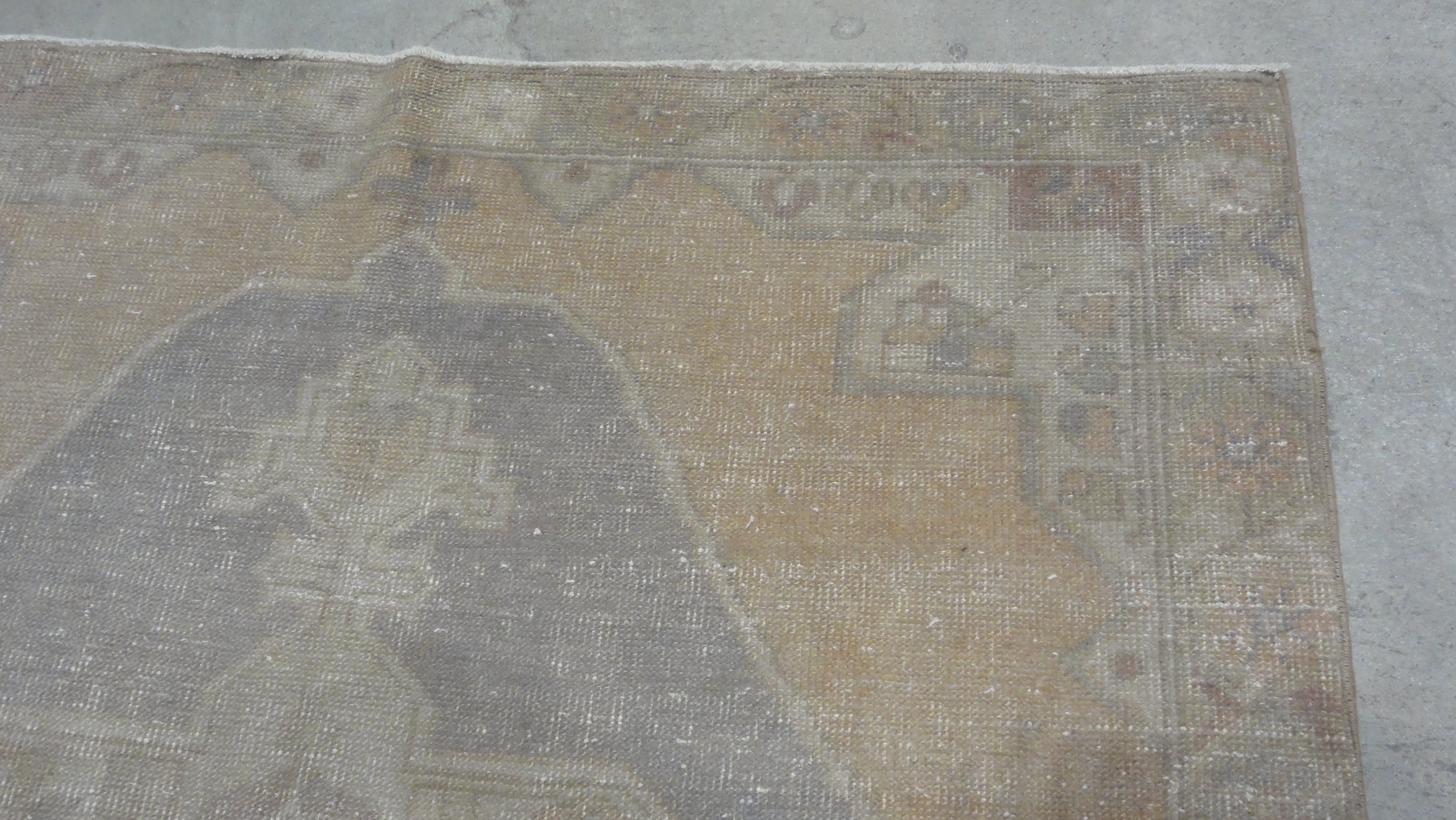 34136 Antique Oushak