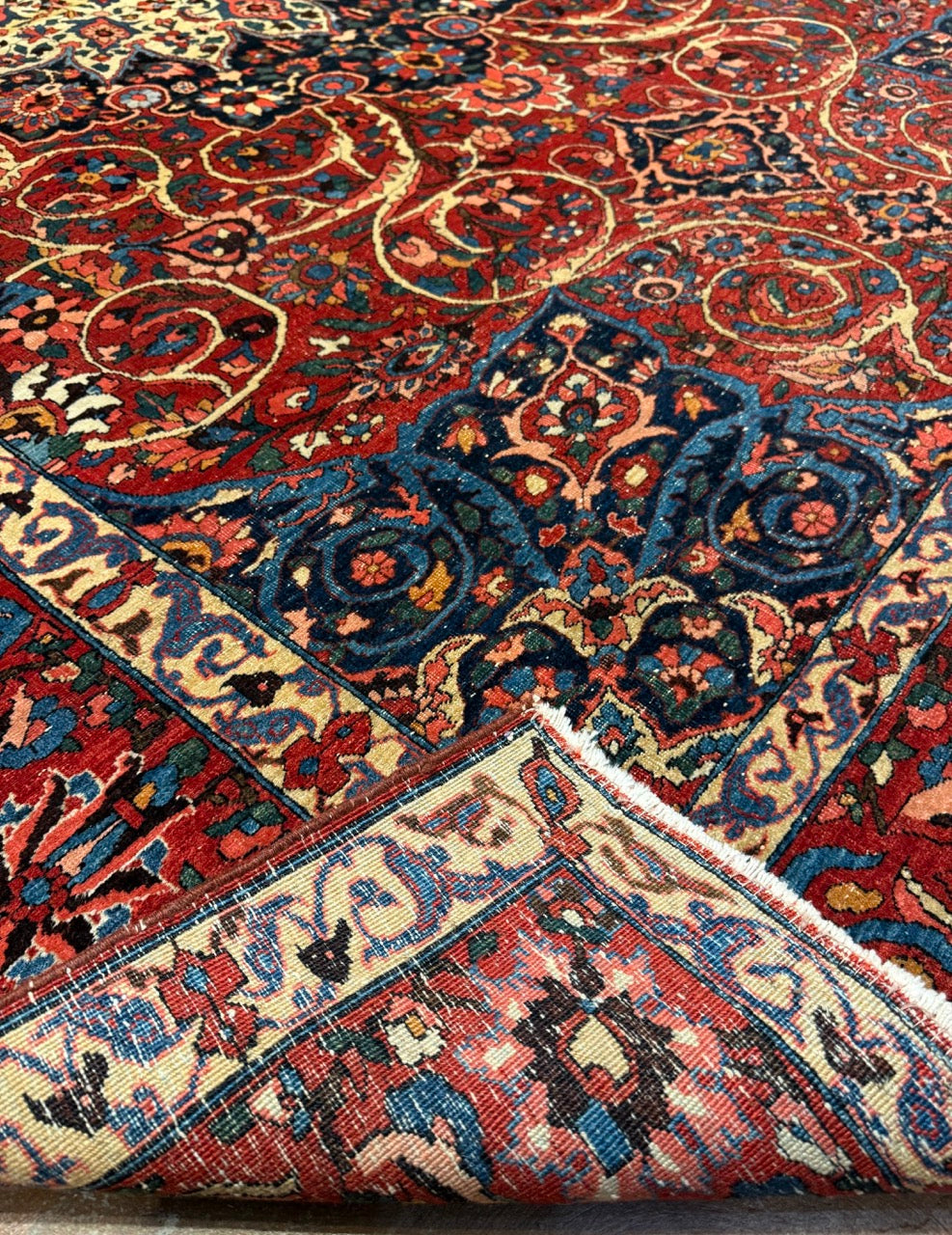 Finest Bakhtiari Rug 34726