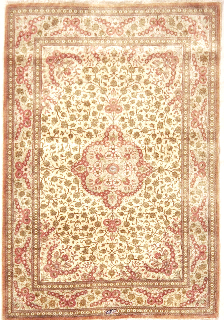 Silk Qum rug 32537