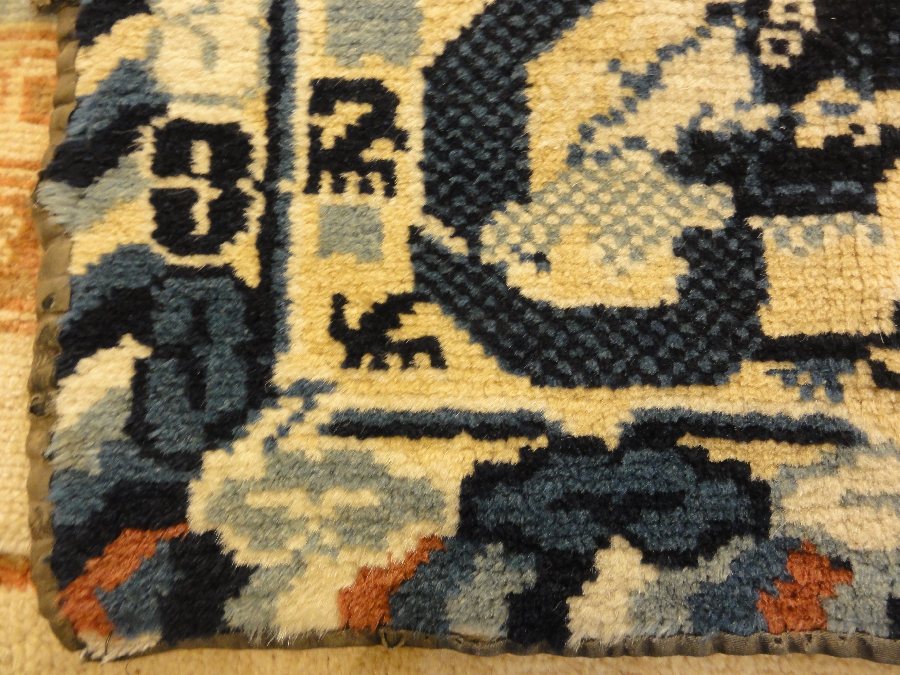 33300 Antique Chinese Dragon Seat Cover