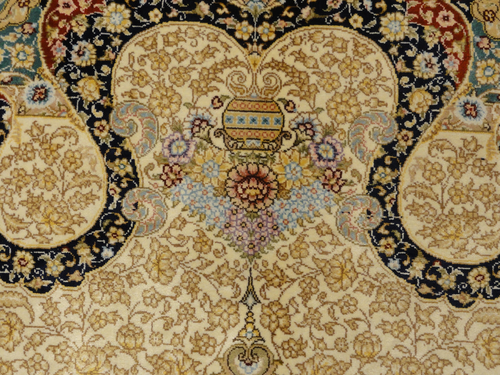 33192 Finest Silk Qum