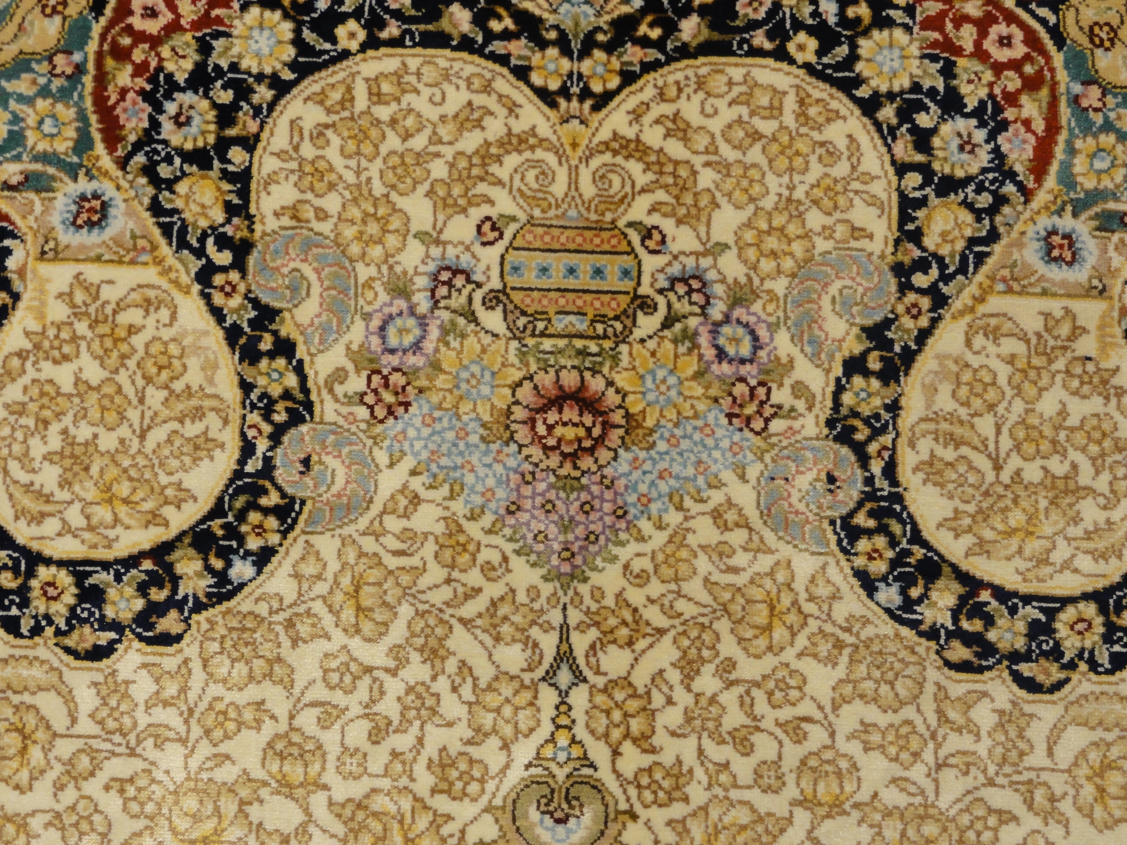 33192 Finest Silk Qum