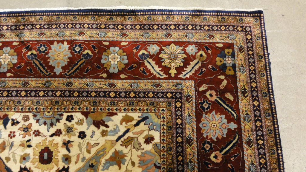 Vintage Hereke Rug 34189