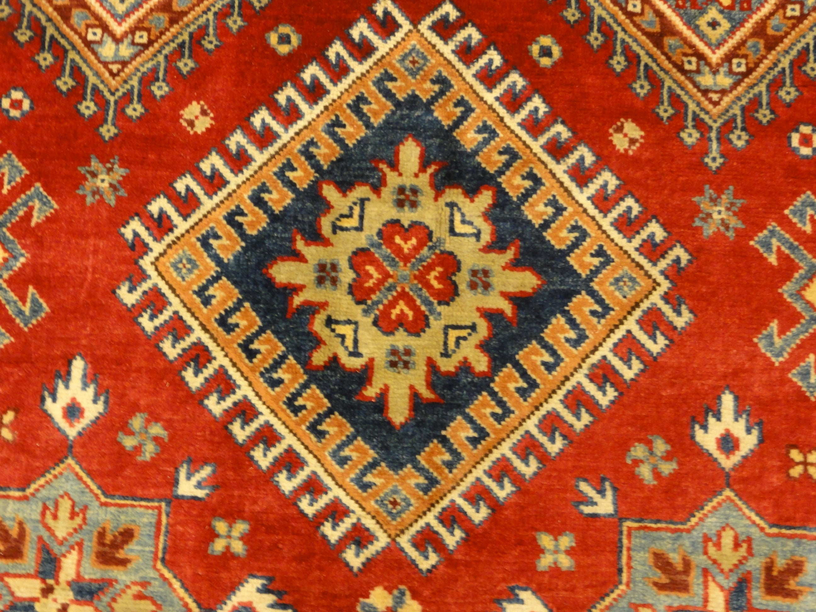 33213 Kazak Rug