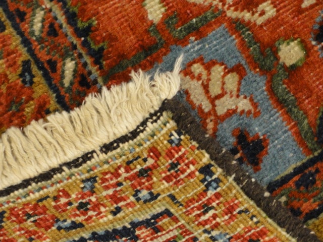 33840 Antique Persian Heriz