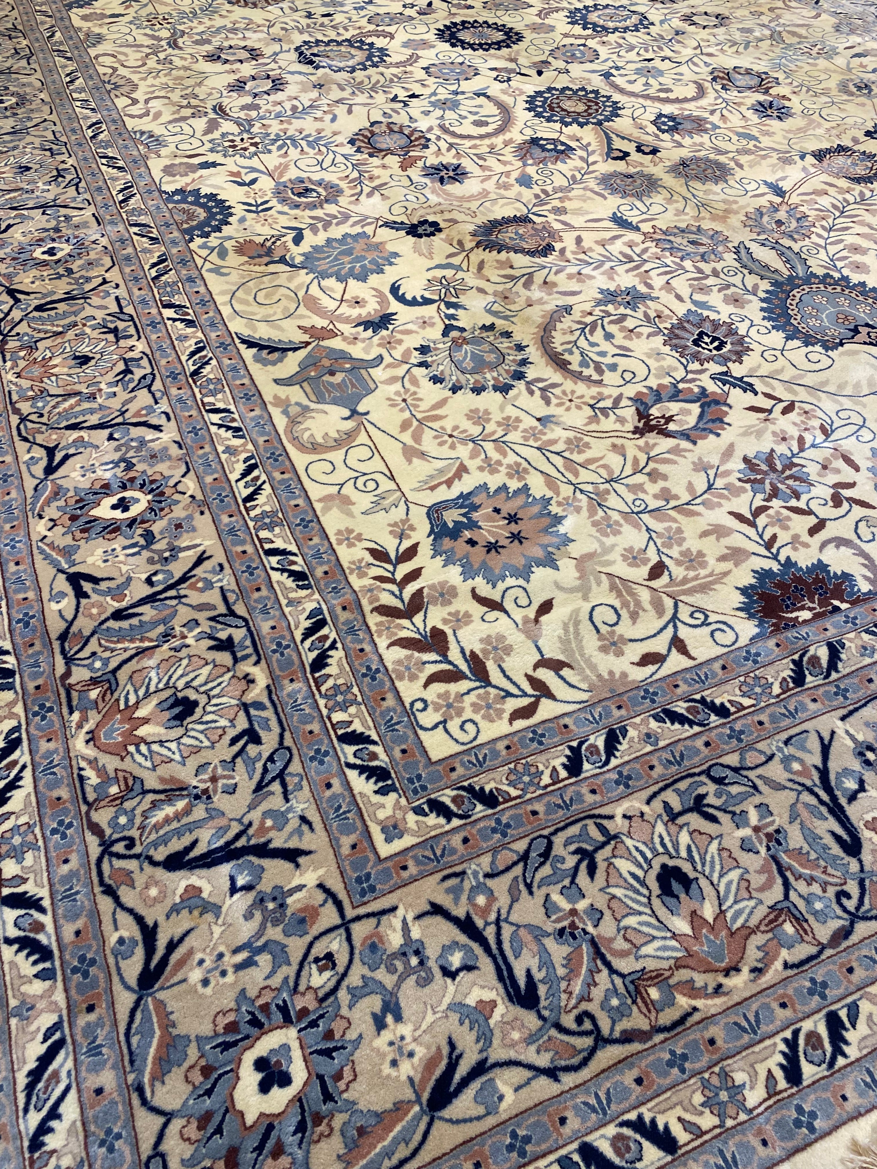 Antique Nain Rug 23072