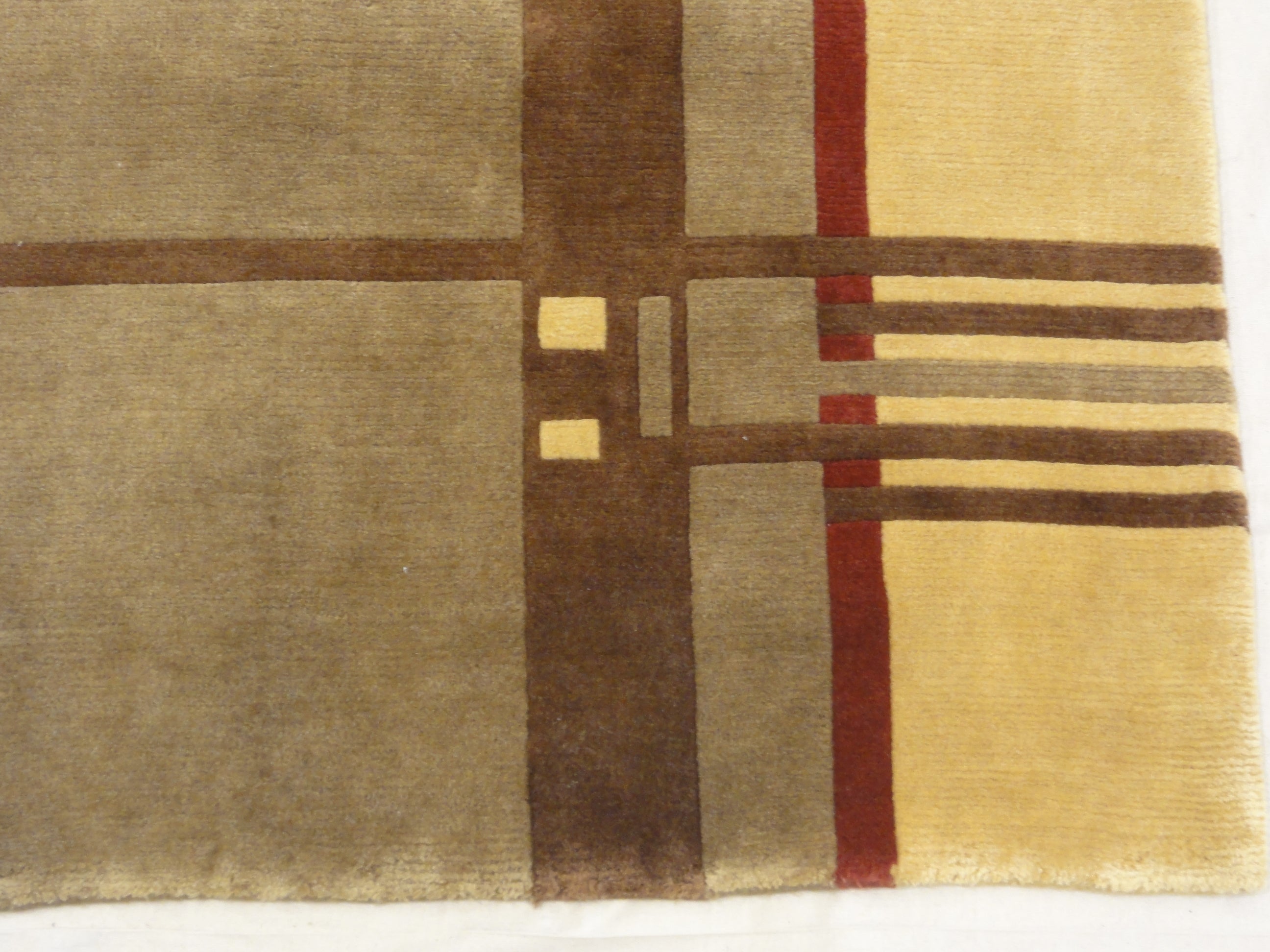 32785  Modern Tibetan Rug