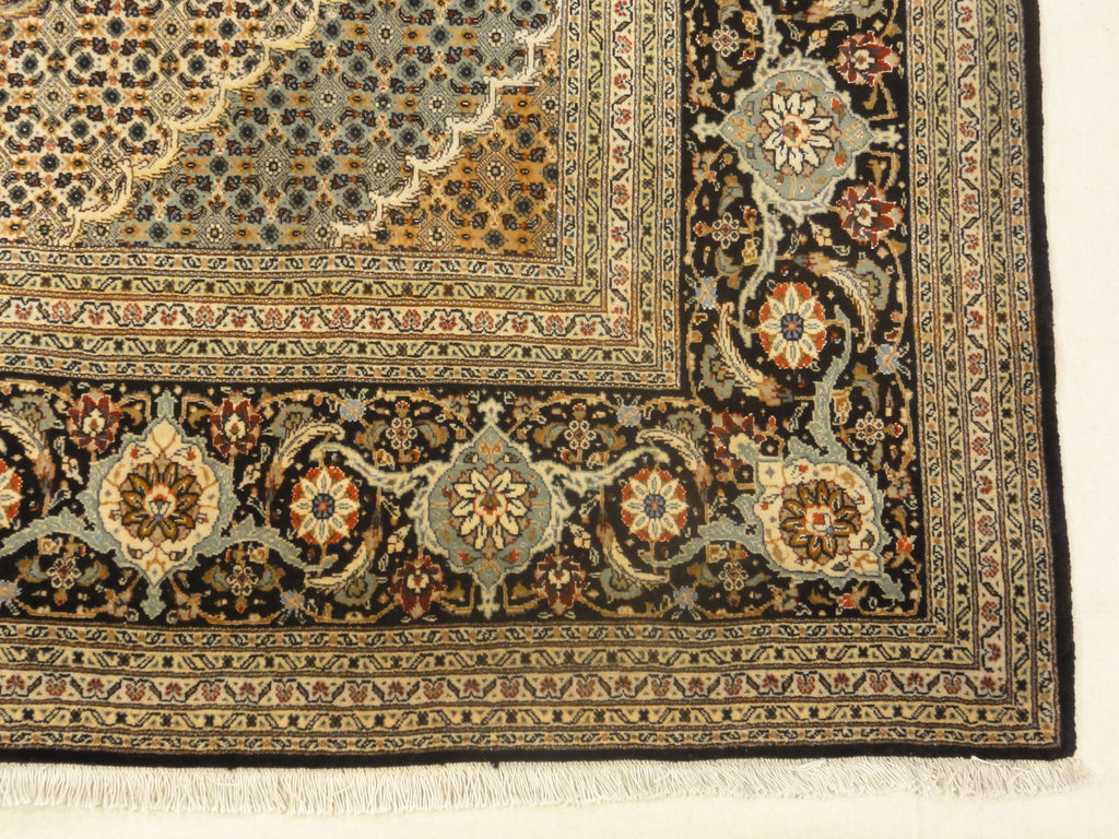 30345 Tabriz Mahi Rug