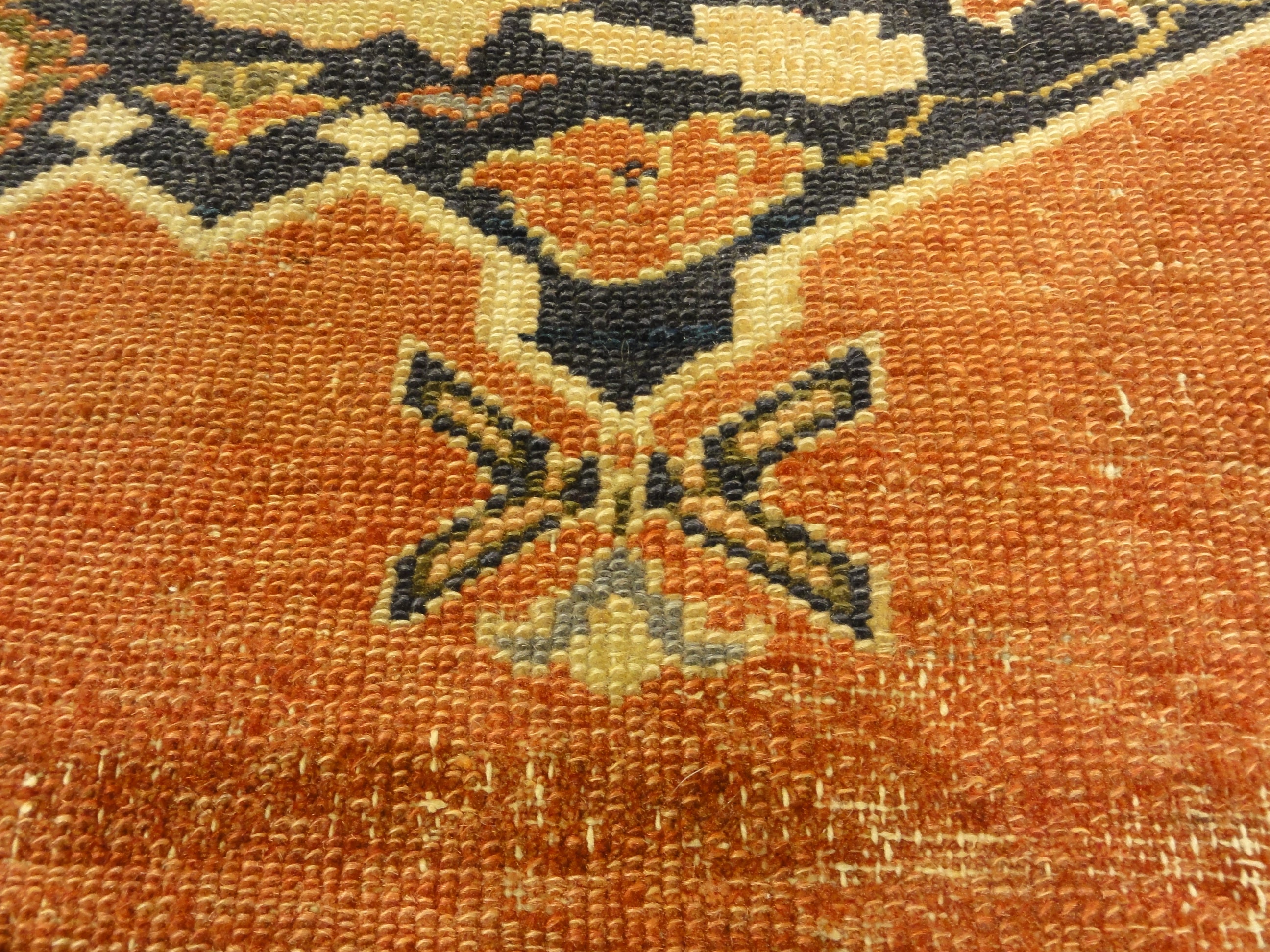 Antique Ziegler Sultanabad Rare Meditation Piece 30127