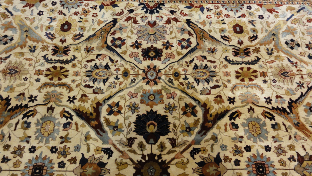 Vintage Hereke Rug 34189