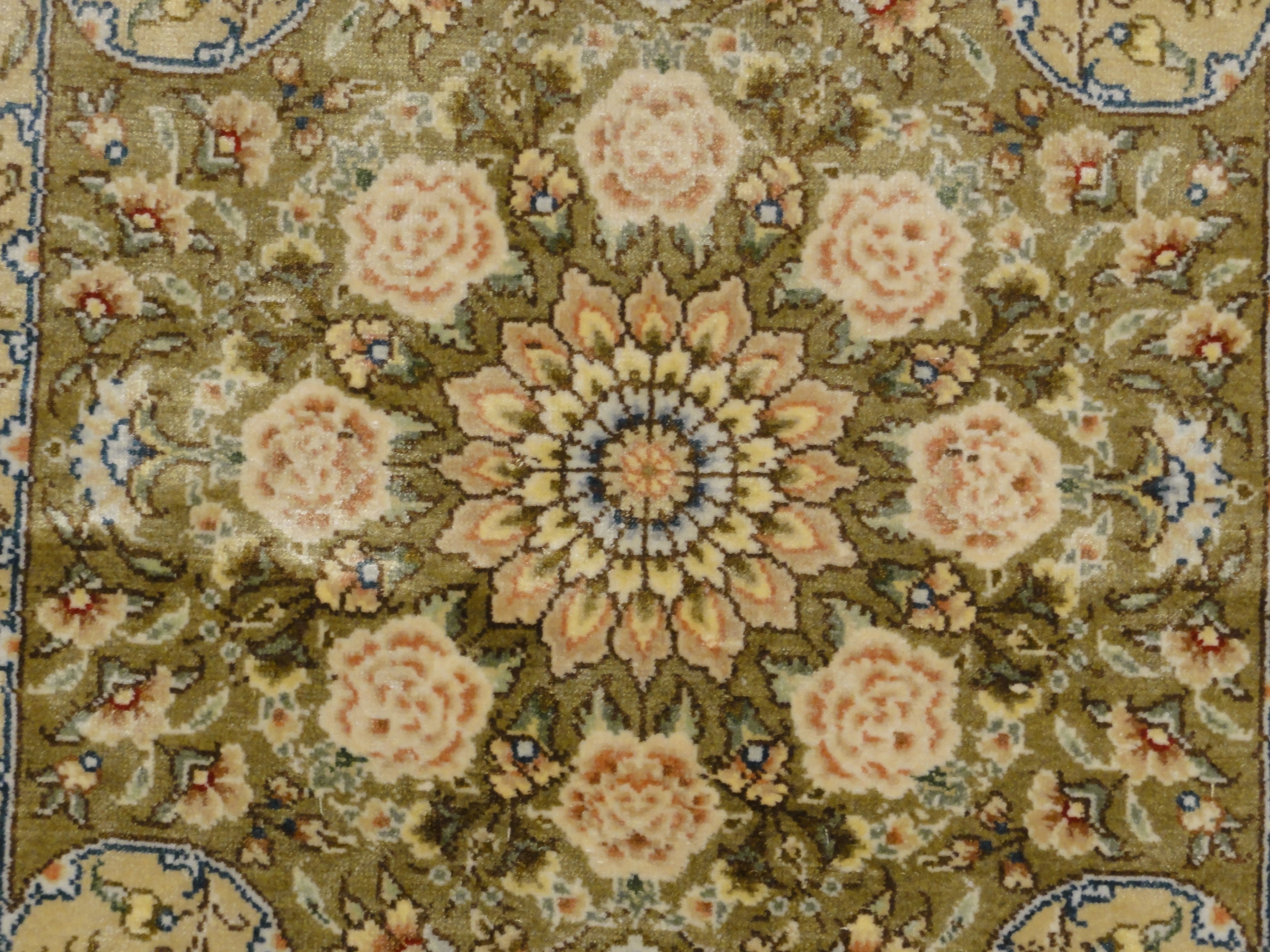 Finest Silk Qum 33194