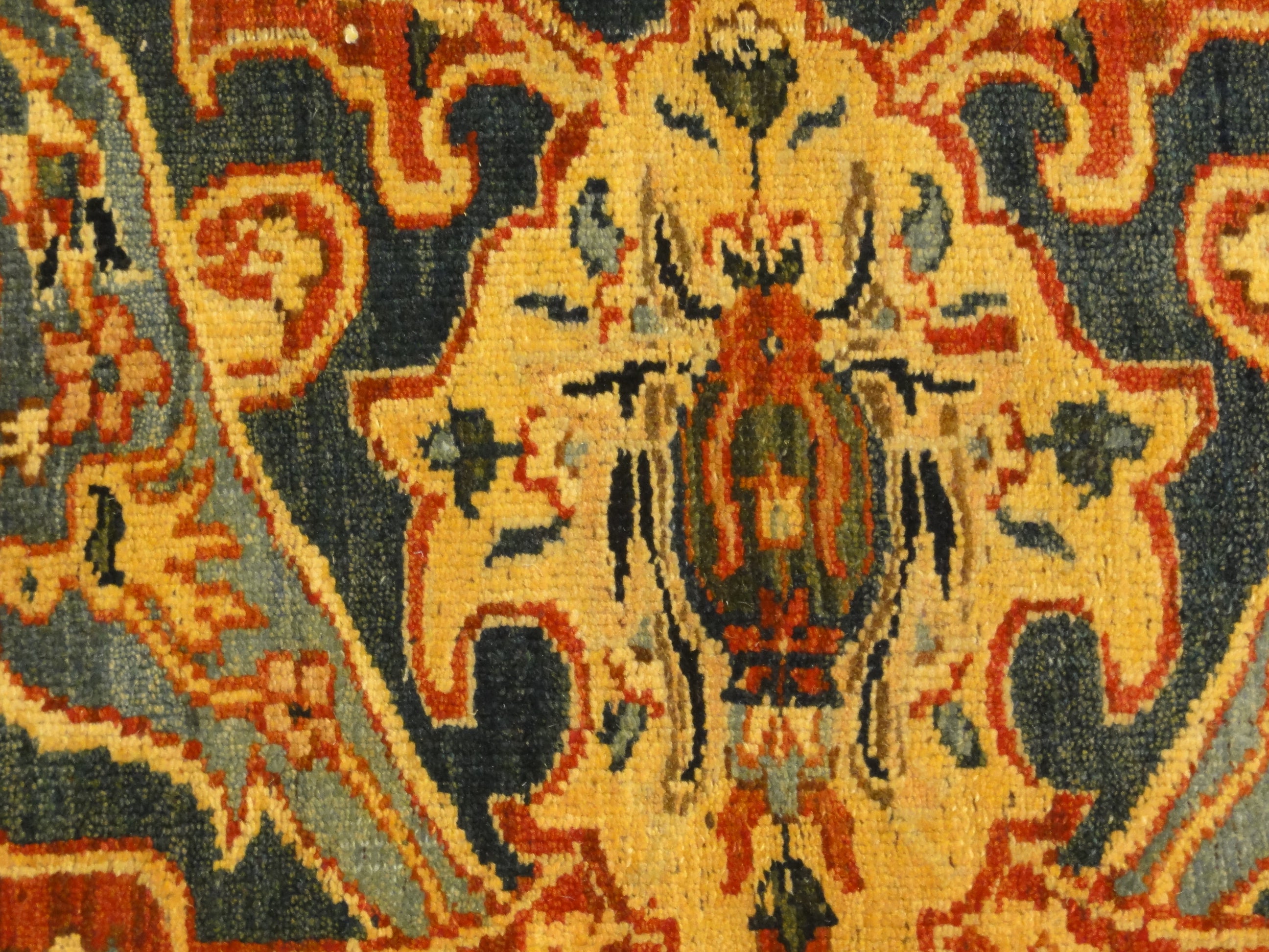 32920 Finest Isphahan Rug