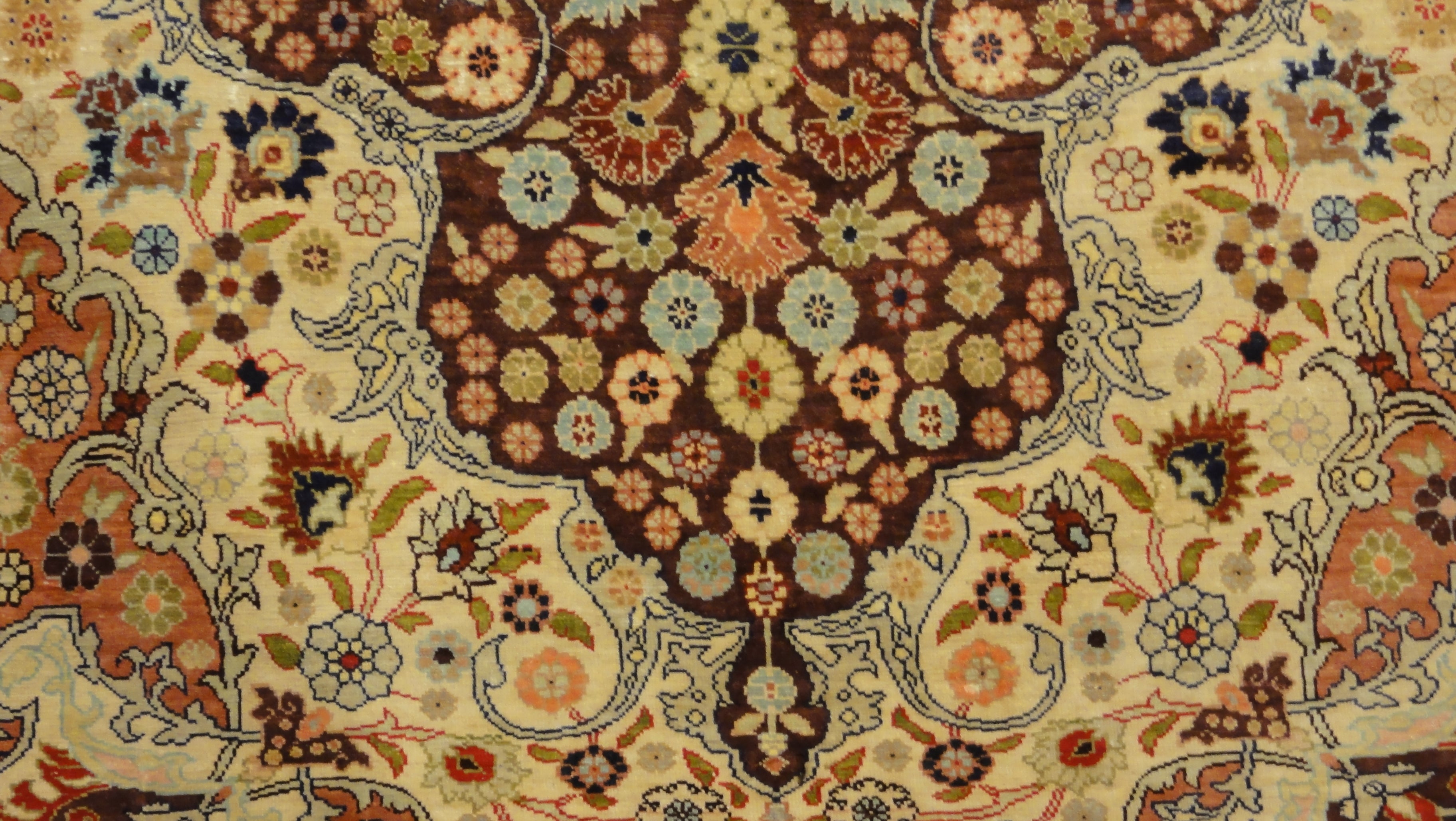 Vintage Silk Hereke 34524