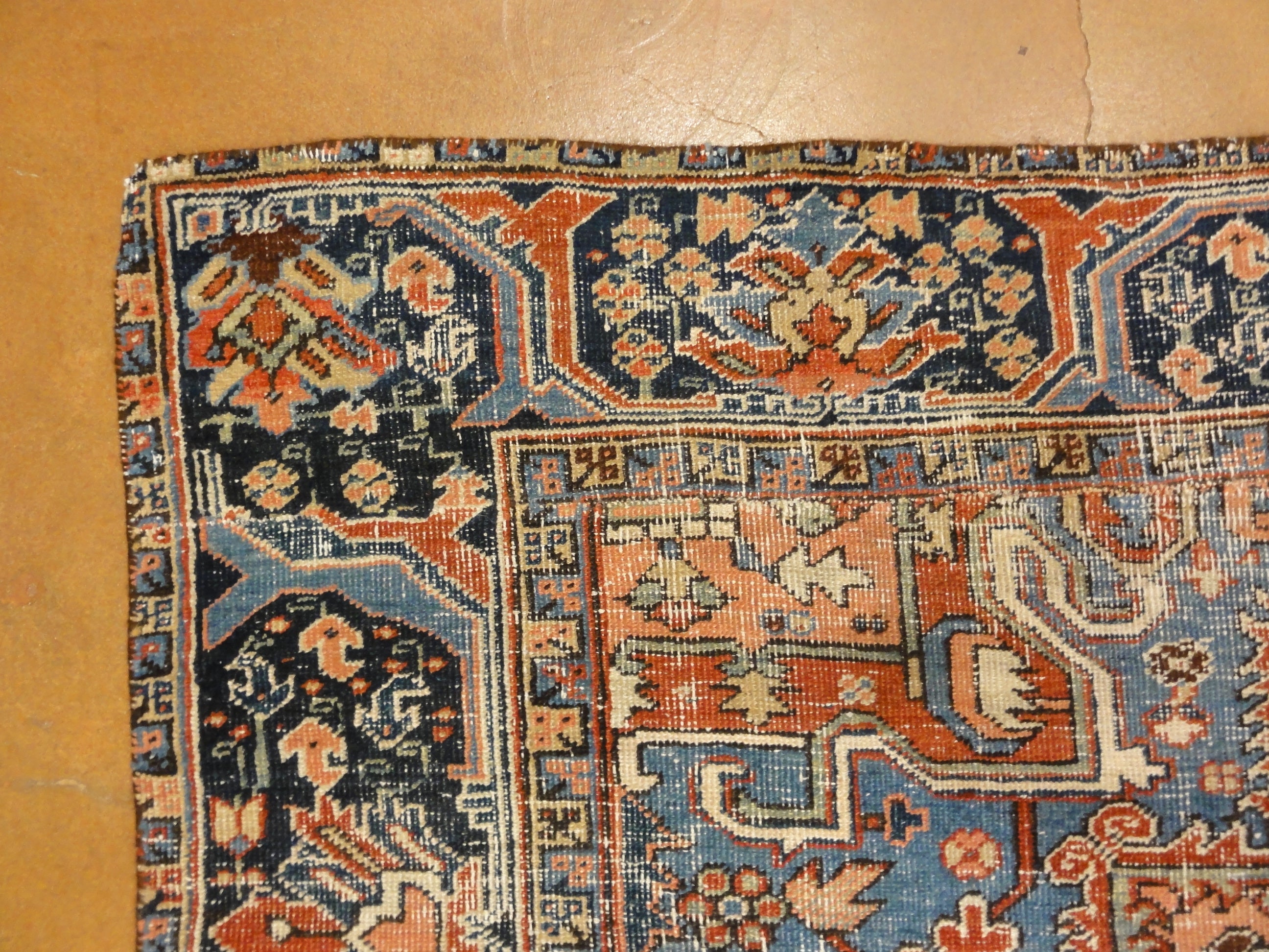 34973 Antique Heriz Rug