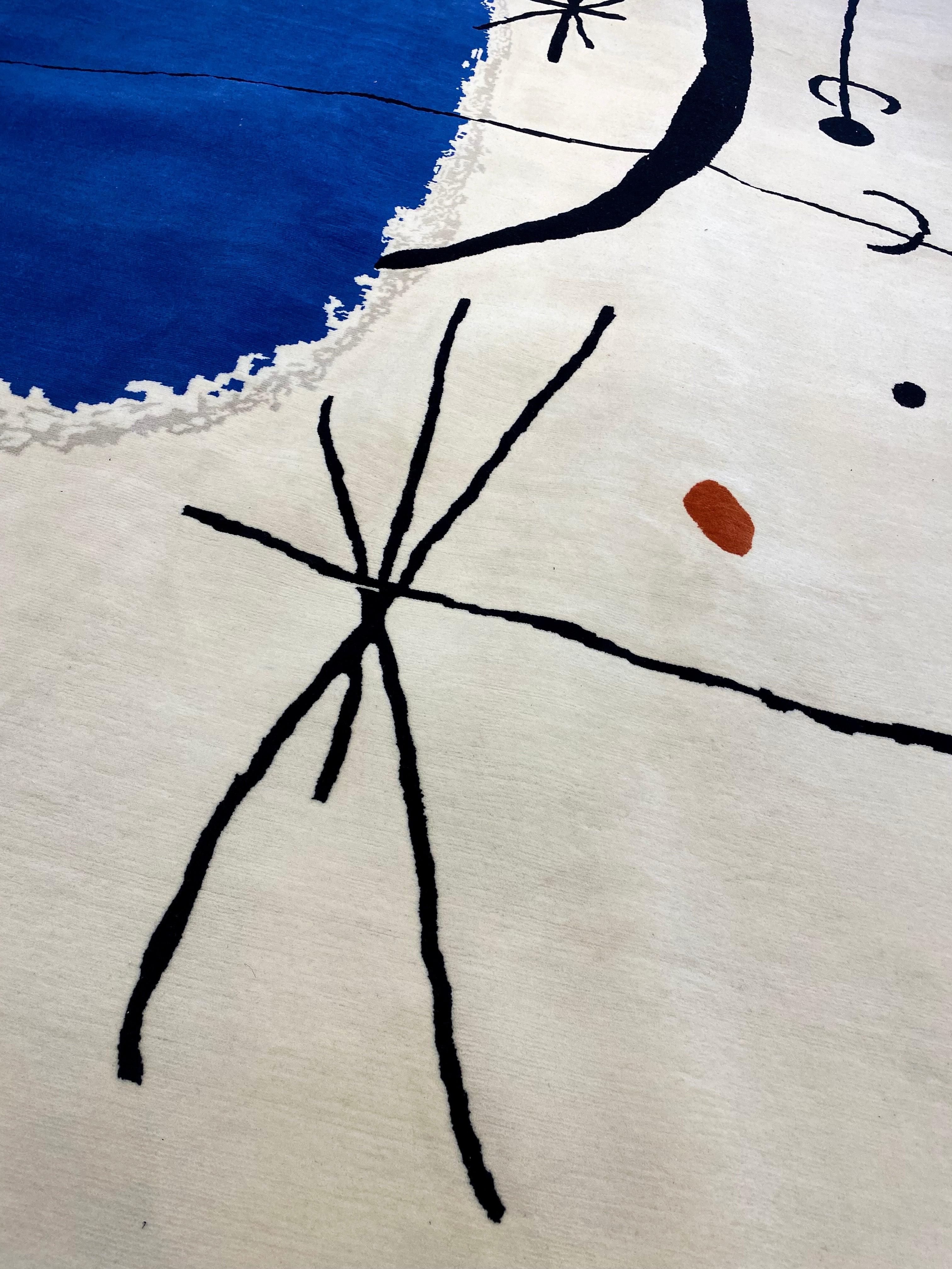 Contemporary Modern 24528