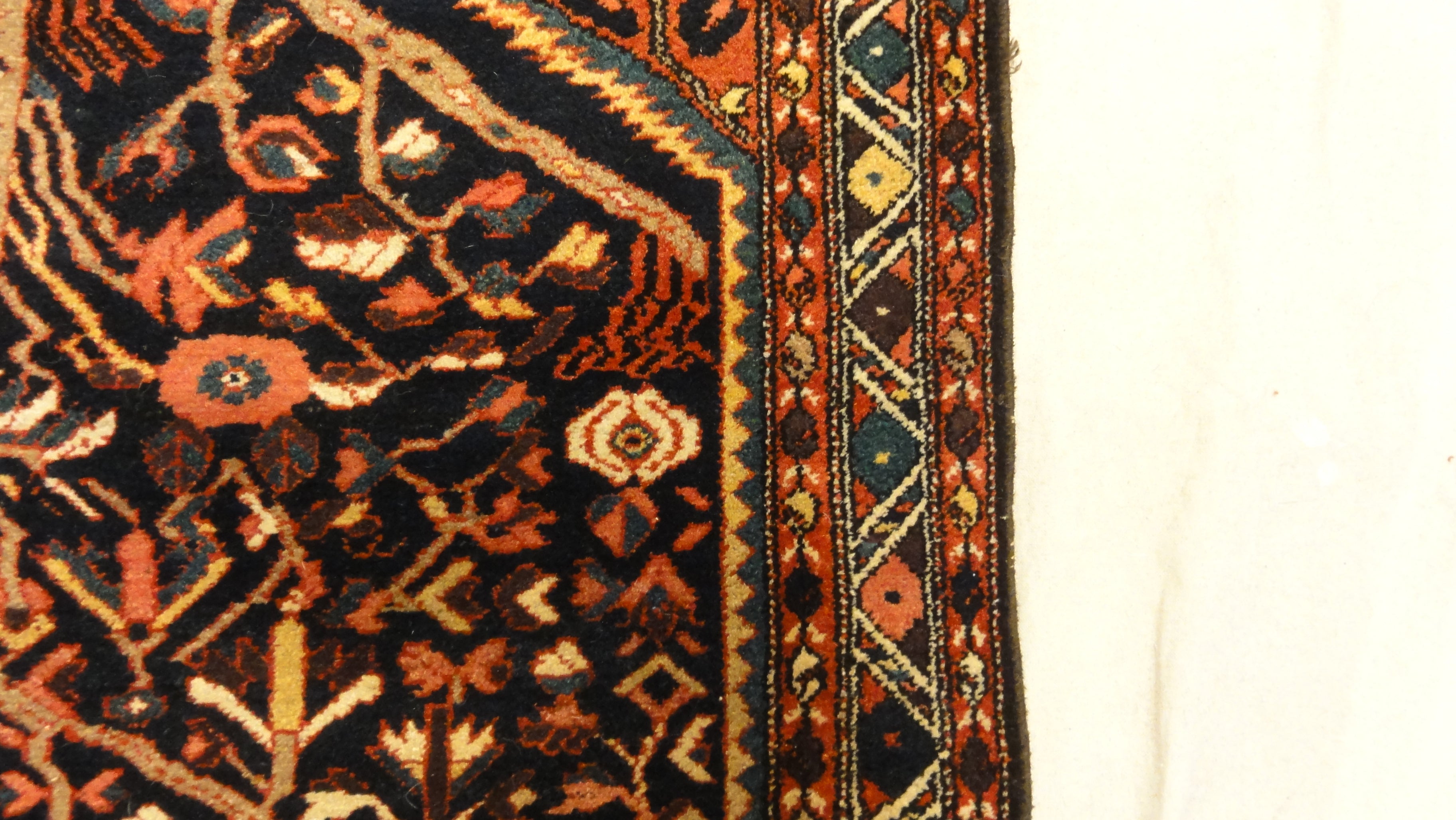 Antique Bakhtiari Rug 34580