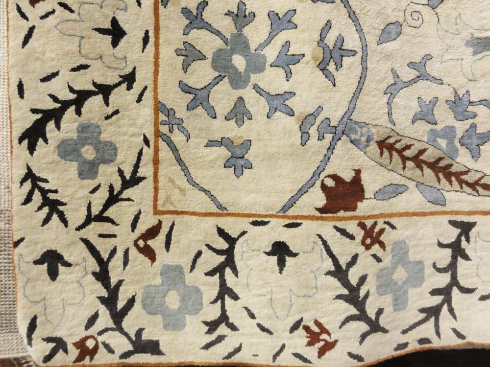 28552 Suzani Silk Rug