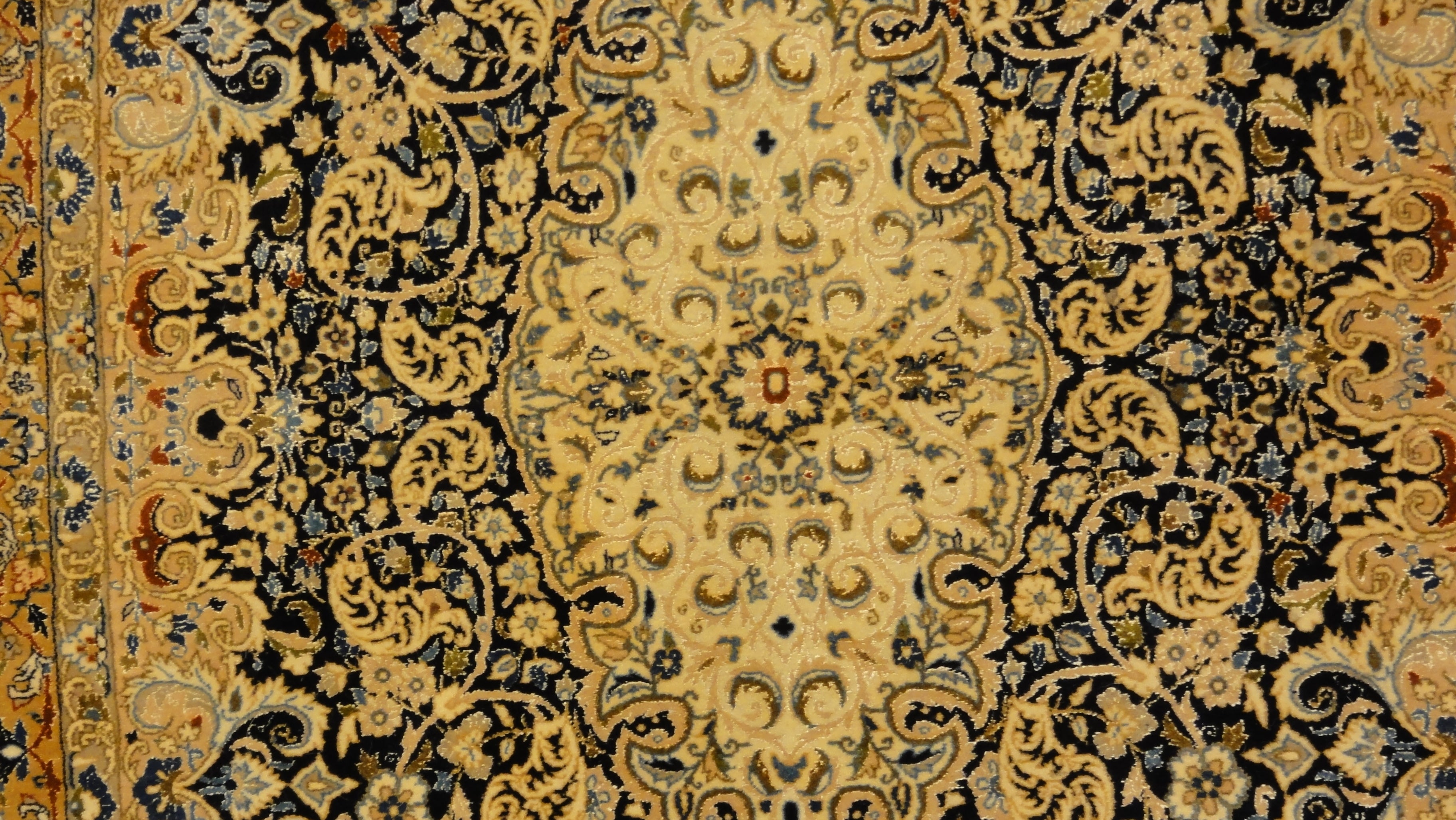 Antique Nain Rug 34640
