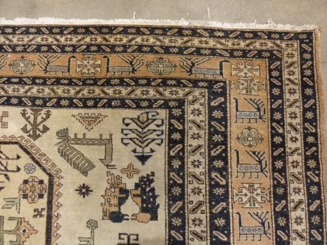 33686 Antique Caucasian Design