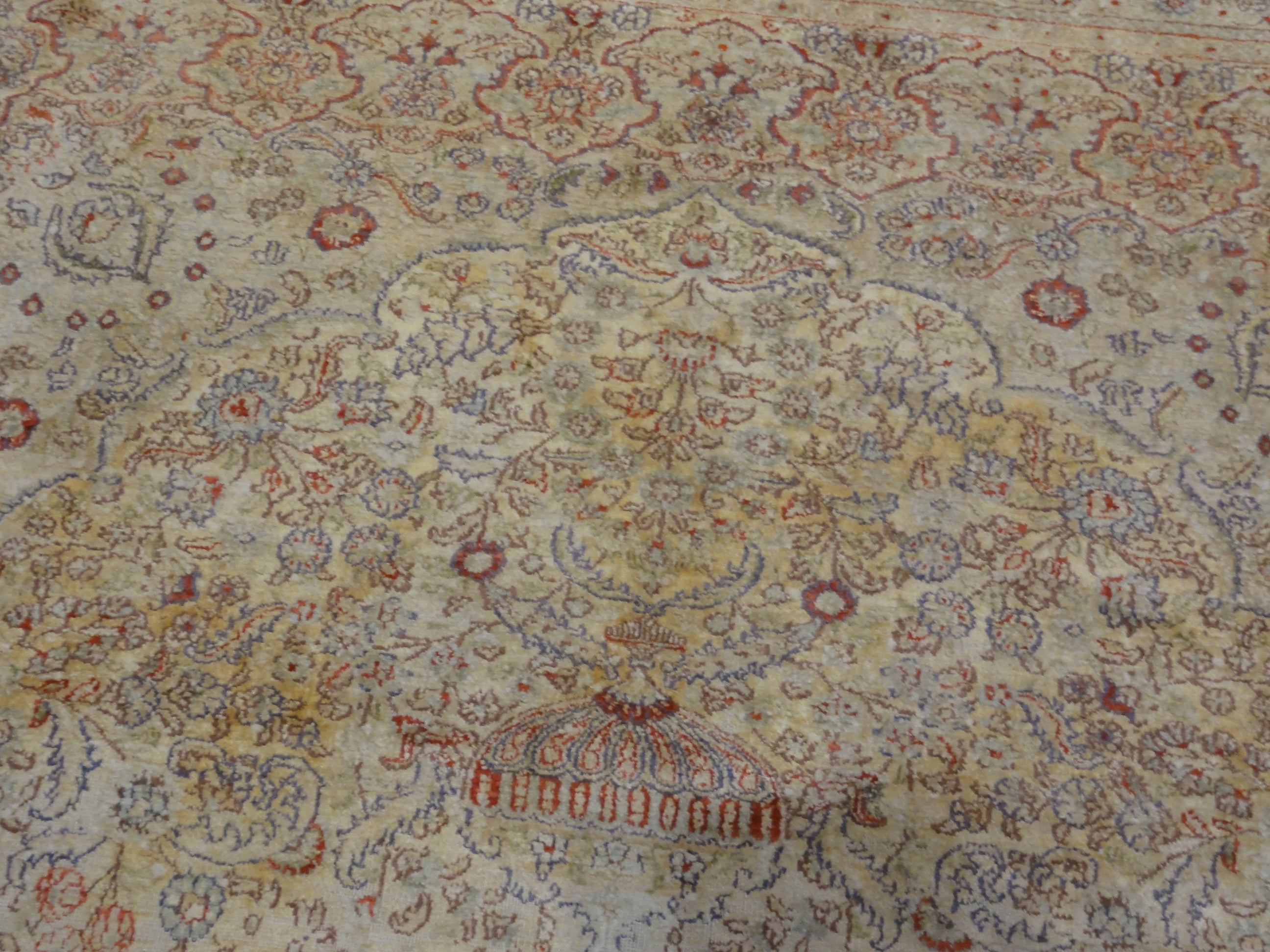 34937 Antique Silk Rug