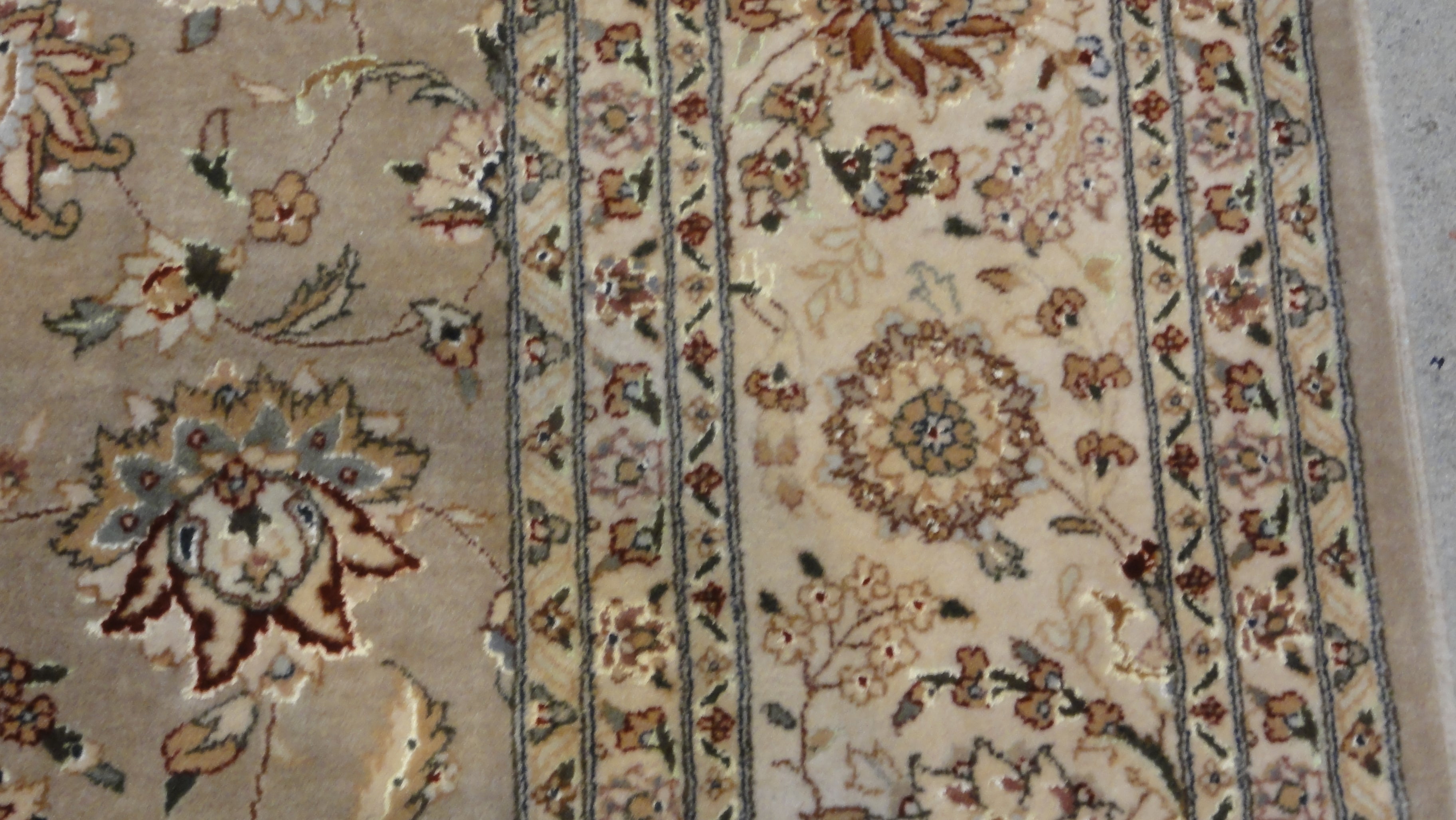 34175 Wool & Silk Tabriz