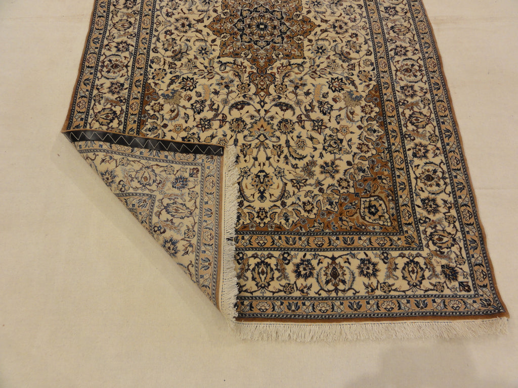 Fine vintage Habibian Nain with Medallian 30062