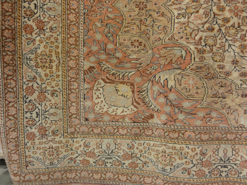 35706 Turkish Hereke Rug