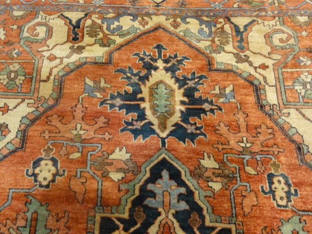 33456 Antique Serapi Heriz