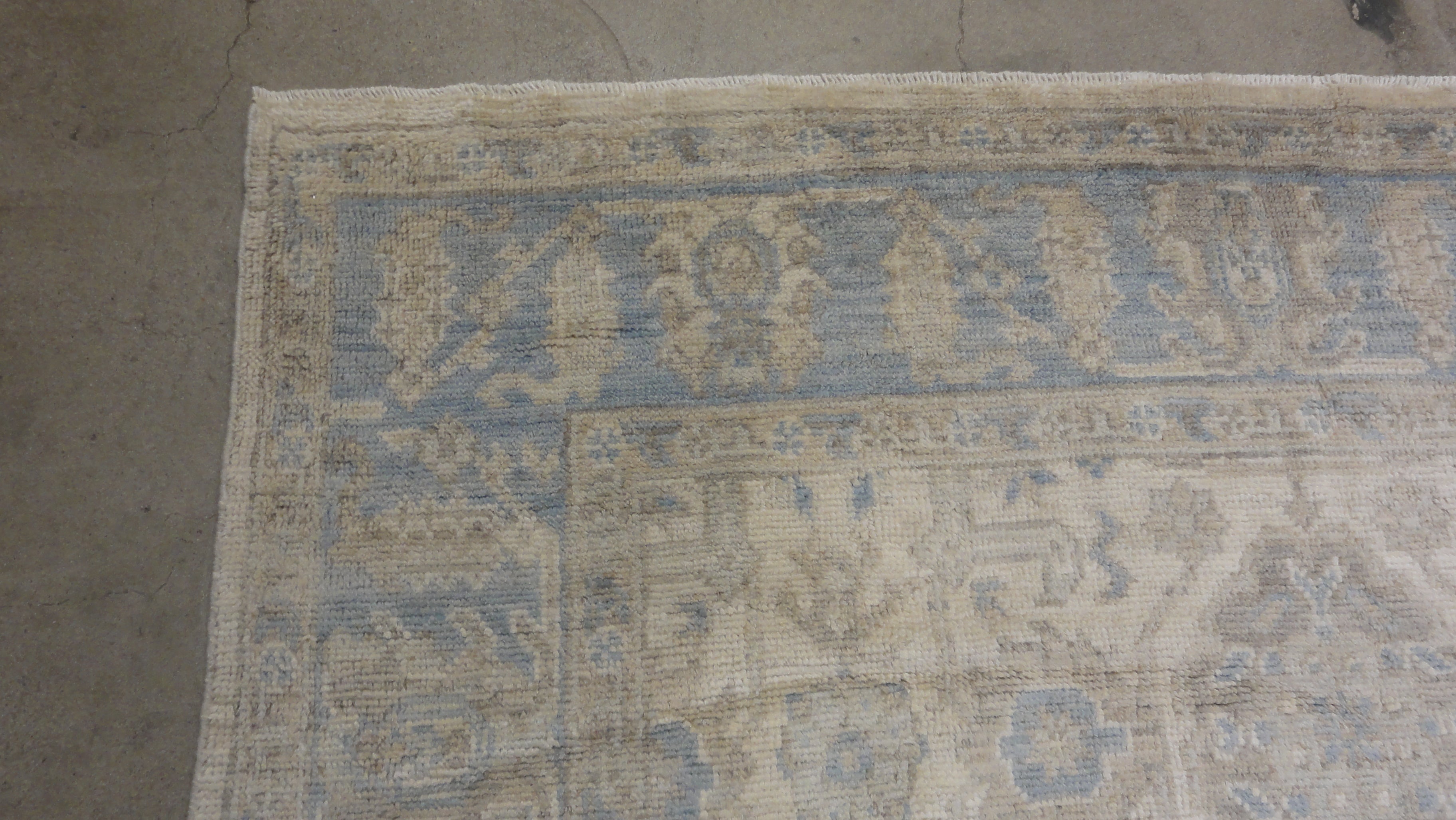 34299 Antiqued Angora Oushak