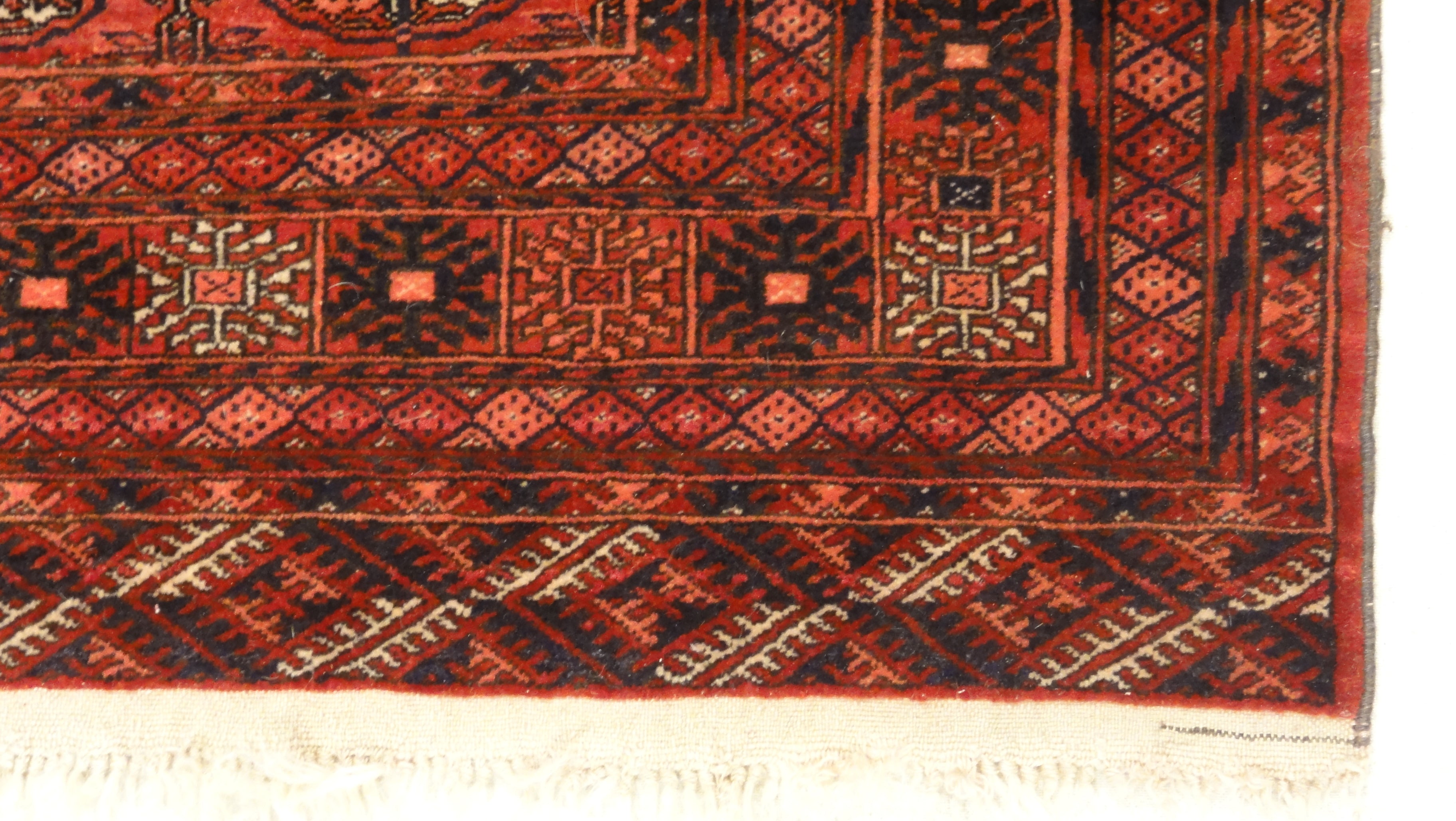 Antique Turkoman Rug 34577