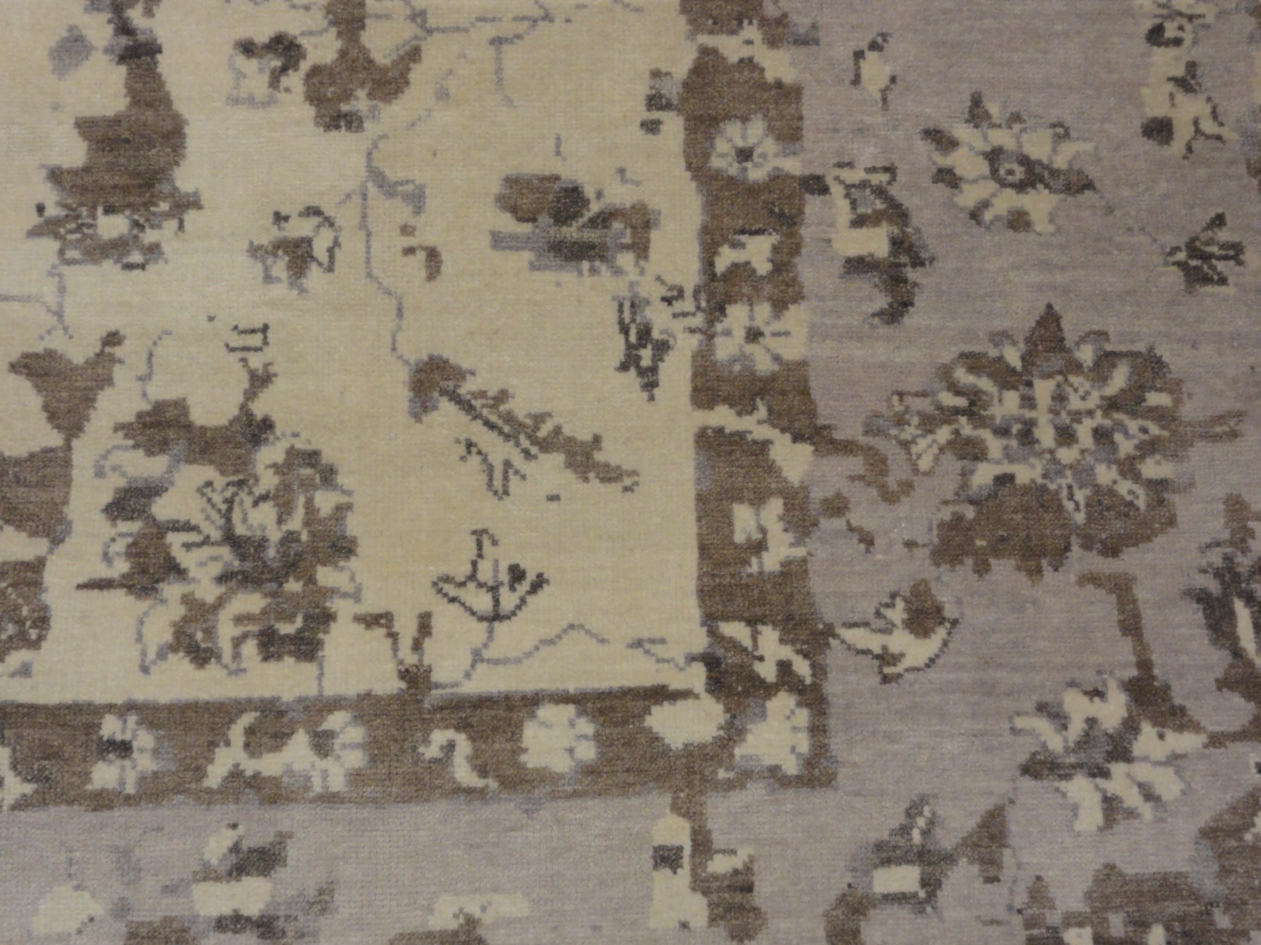 Broken Design Rug 32934