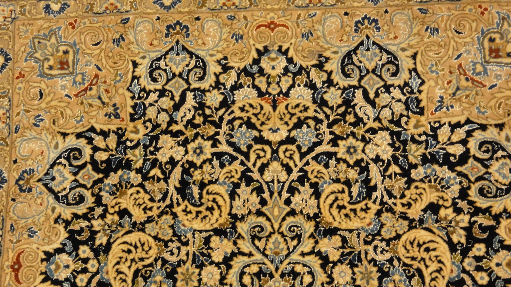 Antique Nain Rug 34640