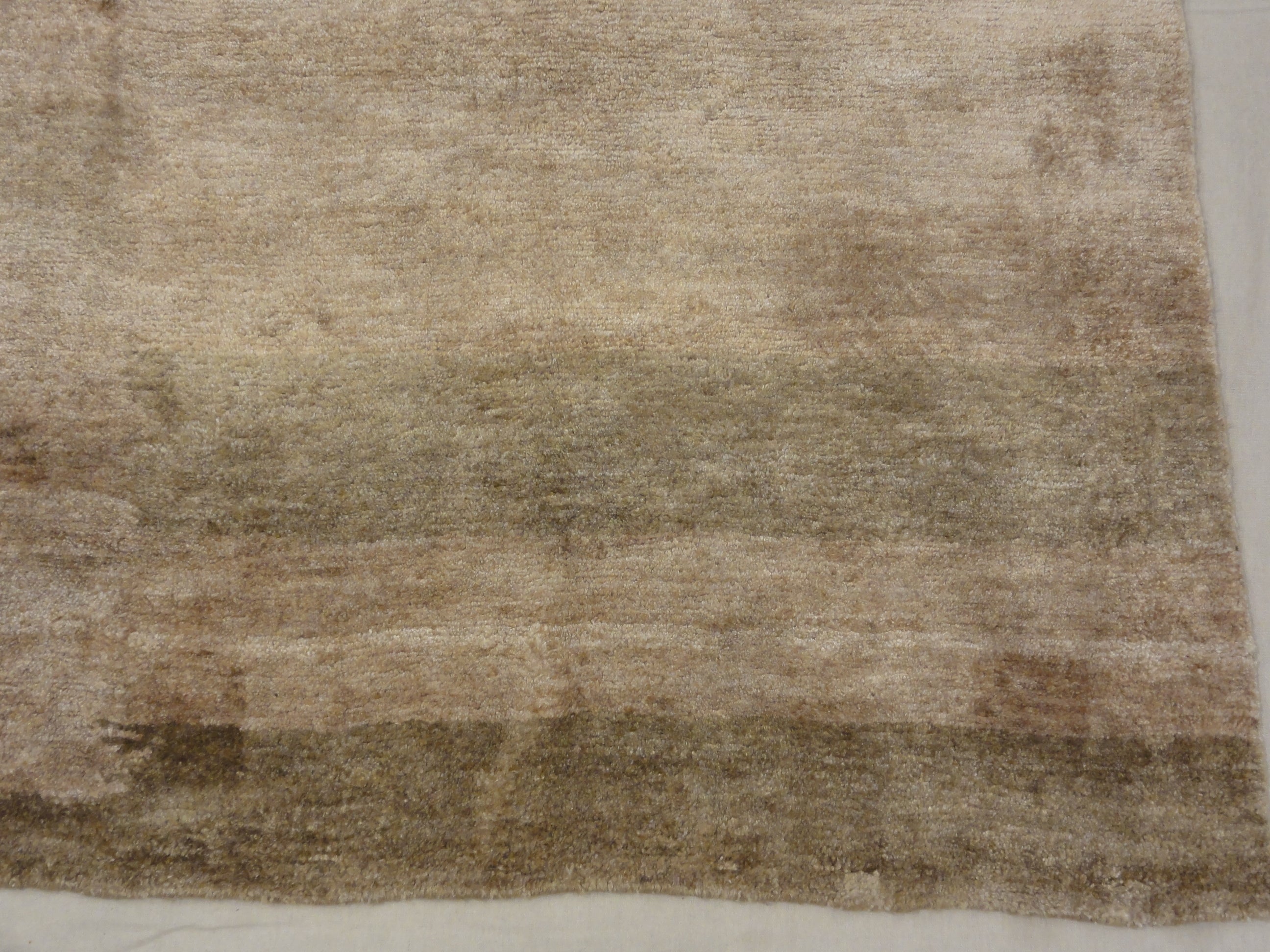 32923 Modern Tibetan Silk