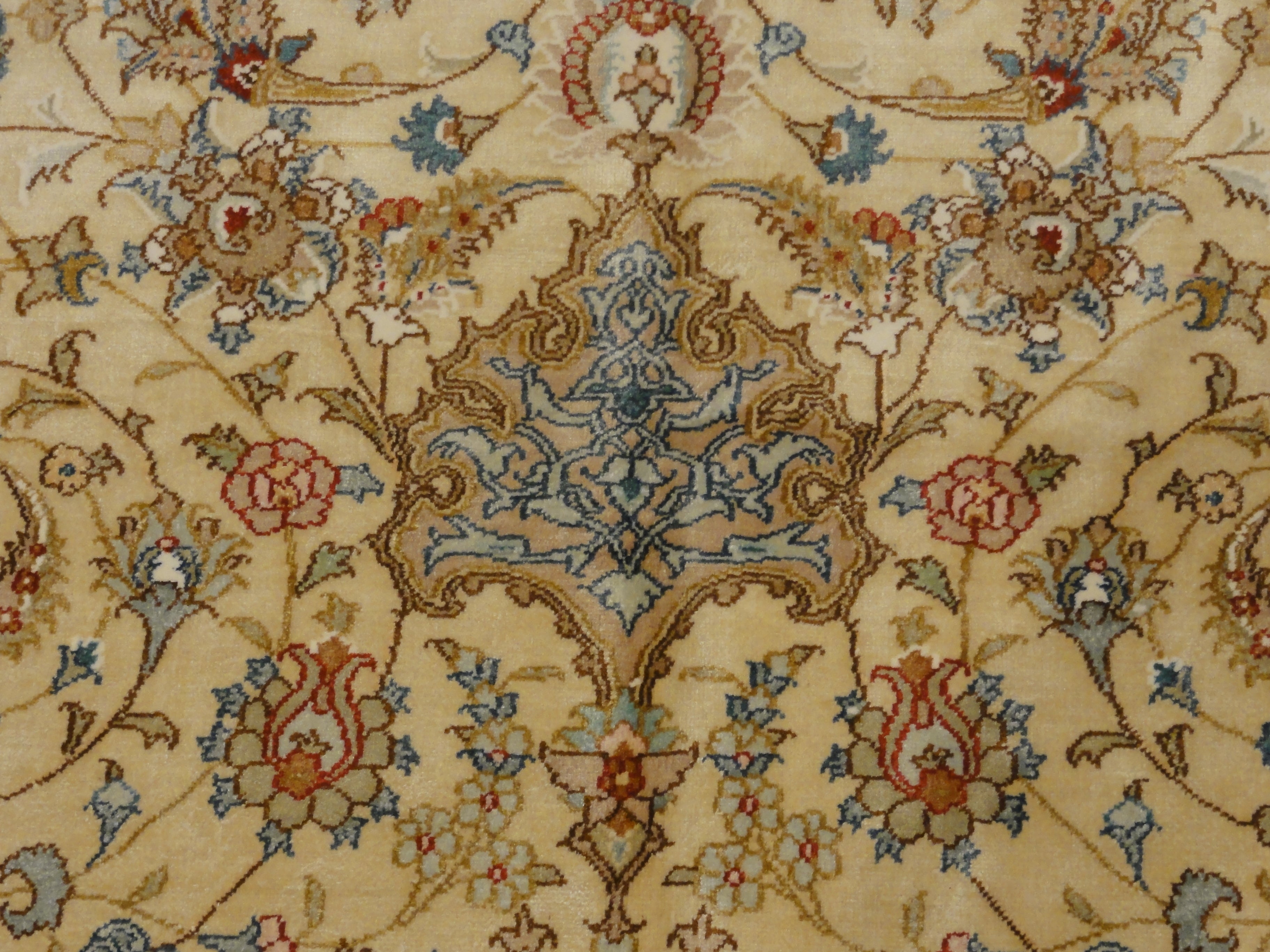 33191 Finest Silk Qum