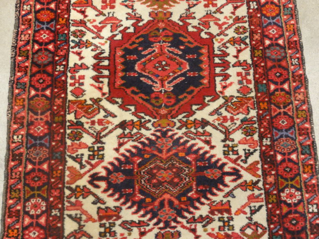 Vintage Tribal Heriz 33612
