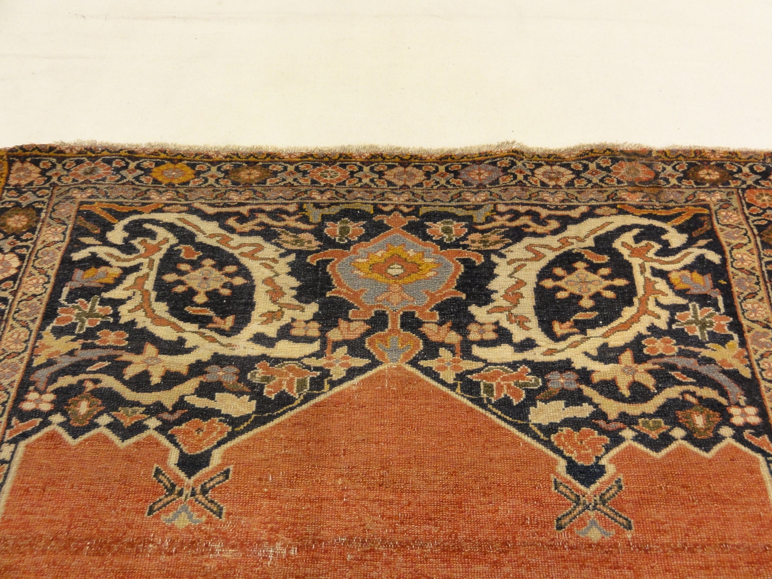 Antique Ziegler Sultanabad Rare Meditation Piece 30127