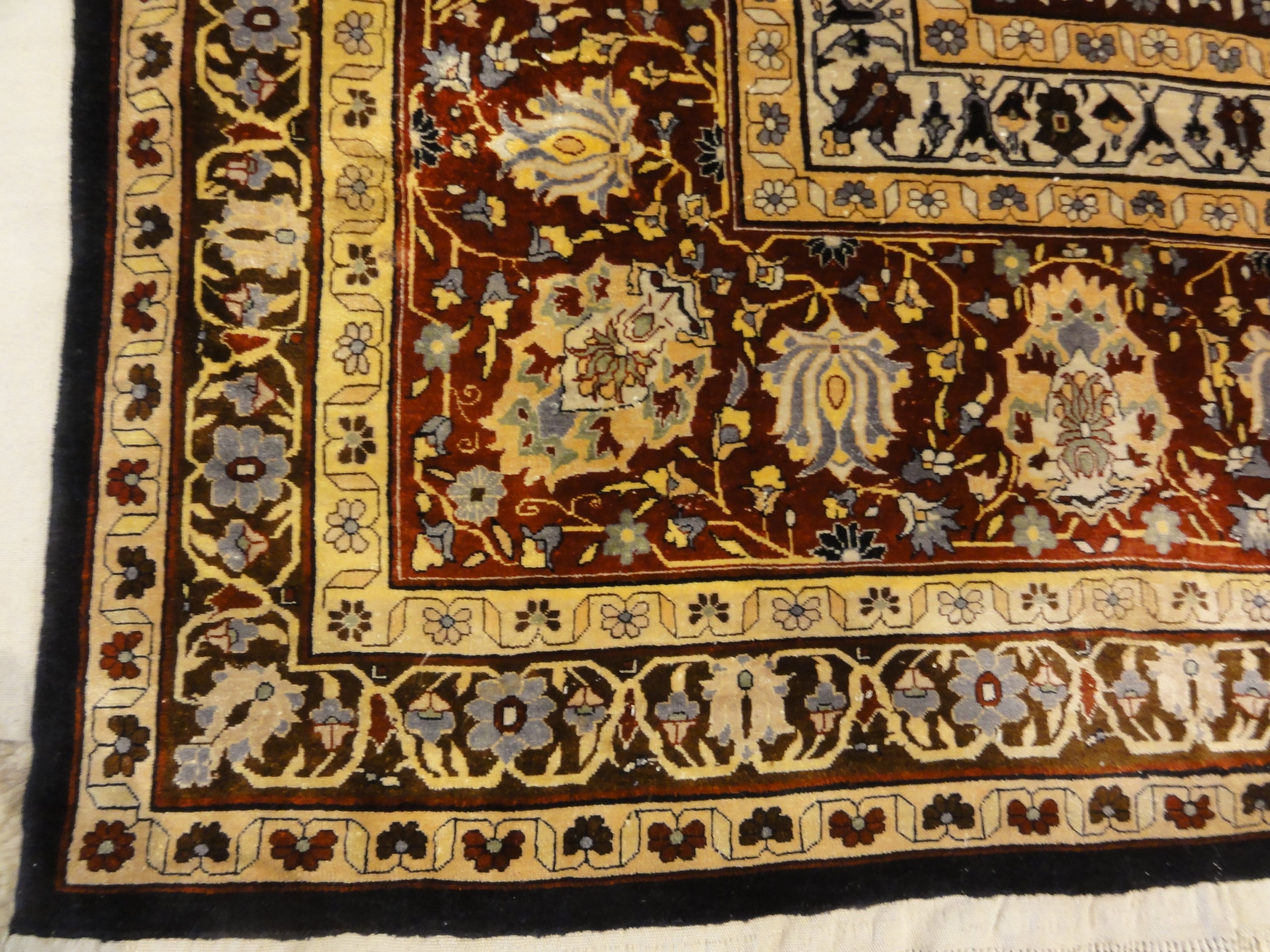 Vintage Silk Hereke 33138