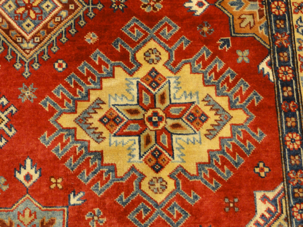 33213 Kazak Rug