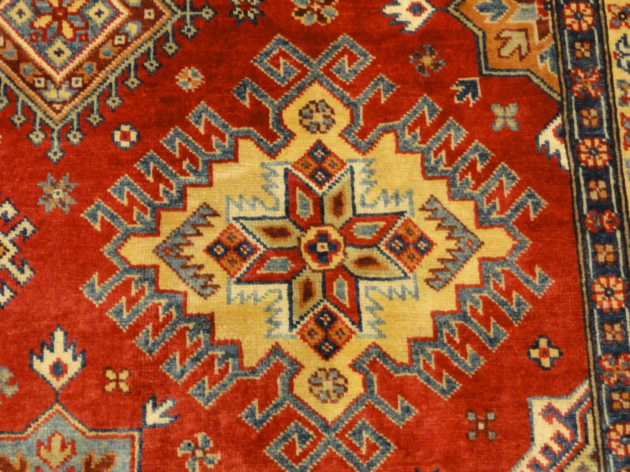 33213 Kazak Rug