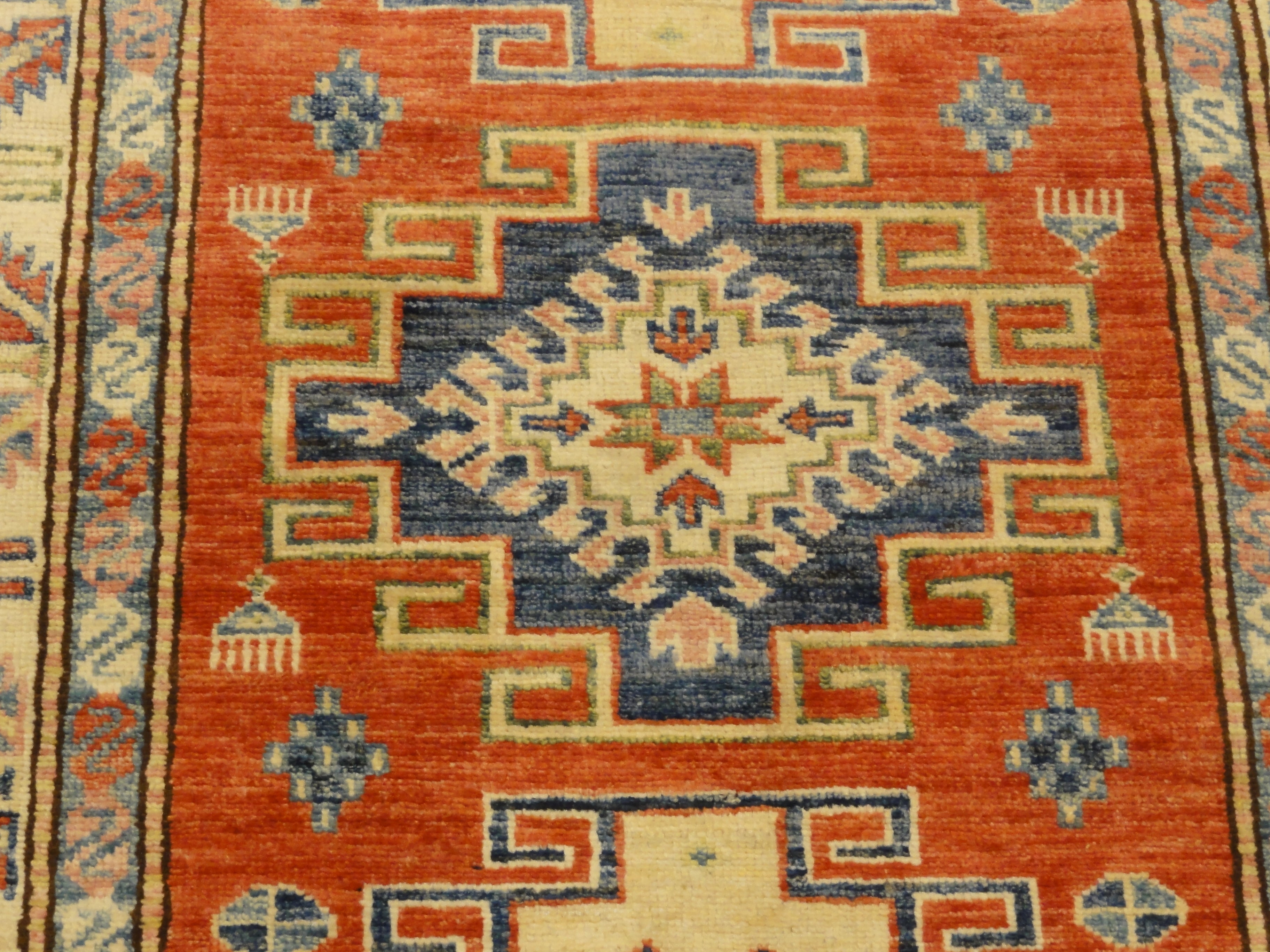 33215 Kazak Rug